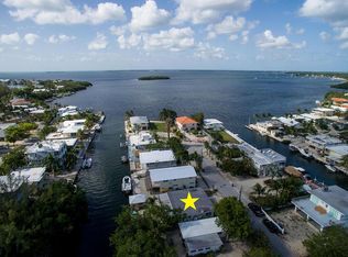 35 Jolly Roger Dr, Key Largo, FL 33037