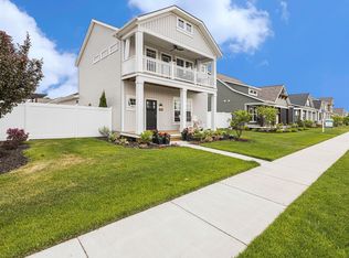 6990 E Rain Garden Ln, Rockford, MI 49341