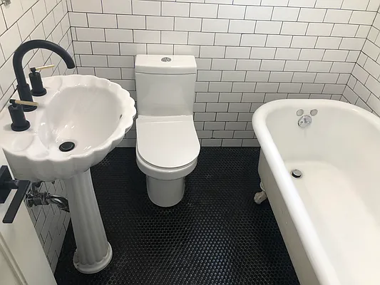 Rented by Gold-Stone Realty | media 2