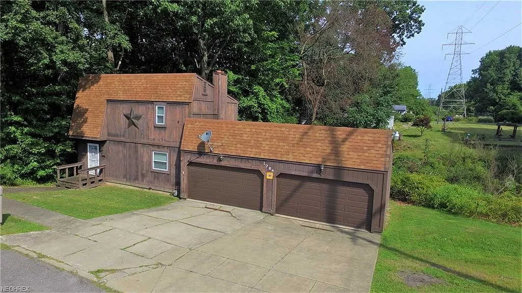 1784 Cardigan St photo 1