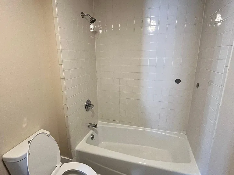 33 Dewey St #2N — Photo 6