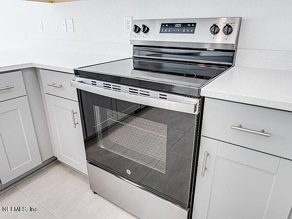 3rd image of 8537 LILIAS Circle
