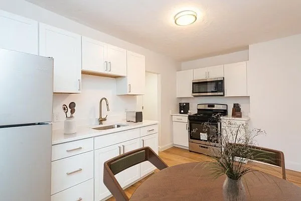112 Adams St #3-R — Photo 3