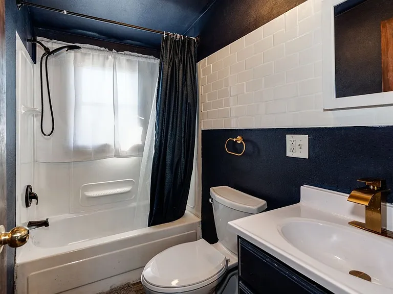 1322 E Dayton St #3 — Photo 8