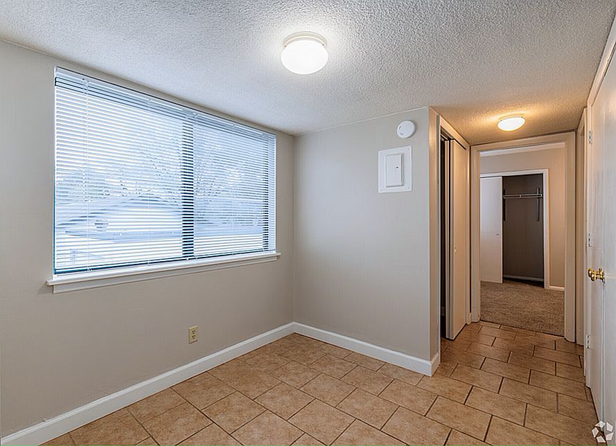 1 bedroom, Dining Room