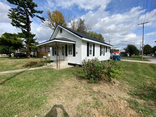 1302 N Cross St, Robinson, IL 62454