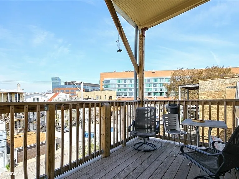 1138 W Addison St #2 — Photo 10