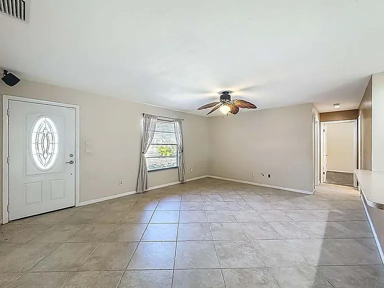 274 NE Glentry Ave — Photo 9