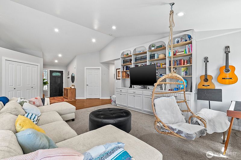 3rd image of 18505 68th Street E