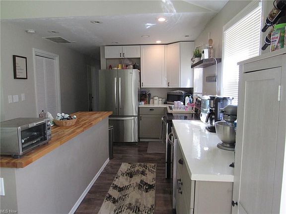 4th image of 89 N Oakmont Dr