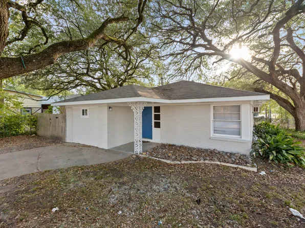 206 George Bush Dr, College Station, TX 77840