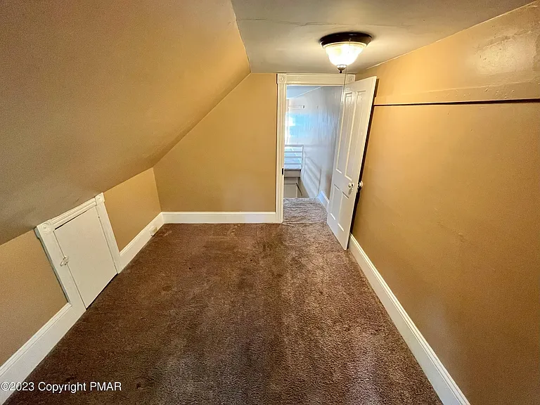 216-218 Carbon St #216-218 — Photo 10