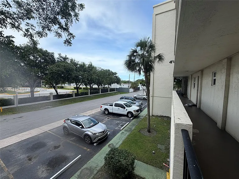 220 SW 9th Ave #219 — Photo 5