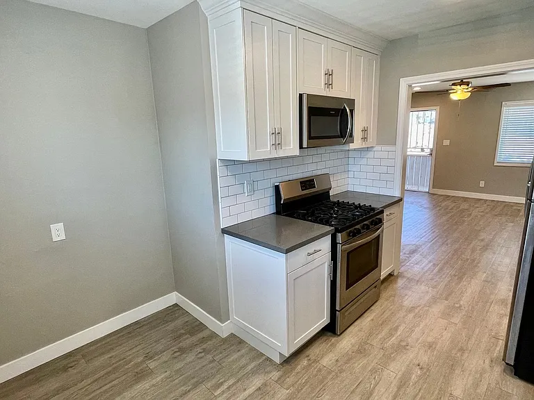 4137-43 Wilson Ave #4143 — Photo 7