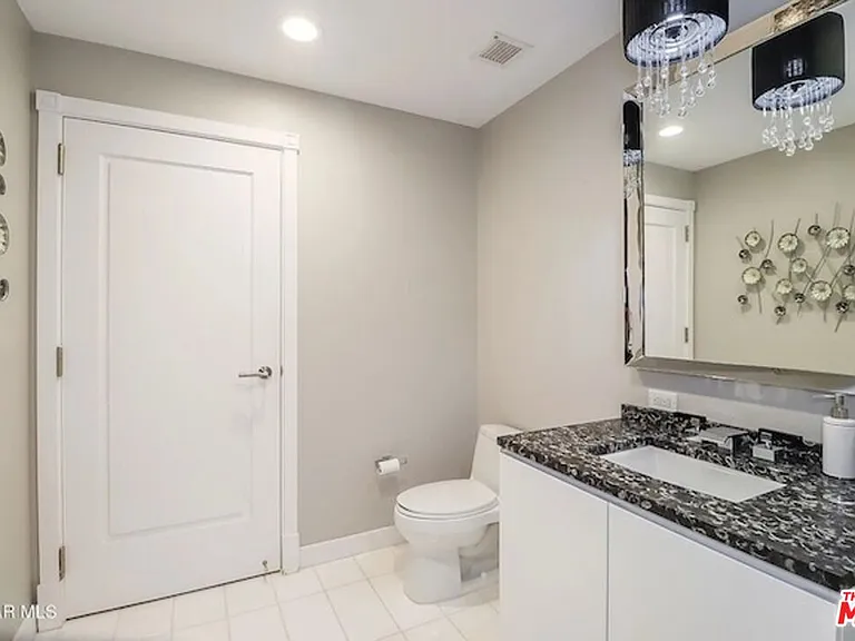 900 W Olympic Blvd #34D — Photo 14