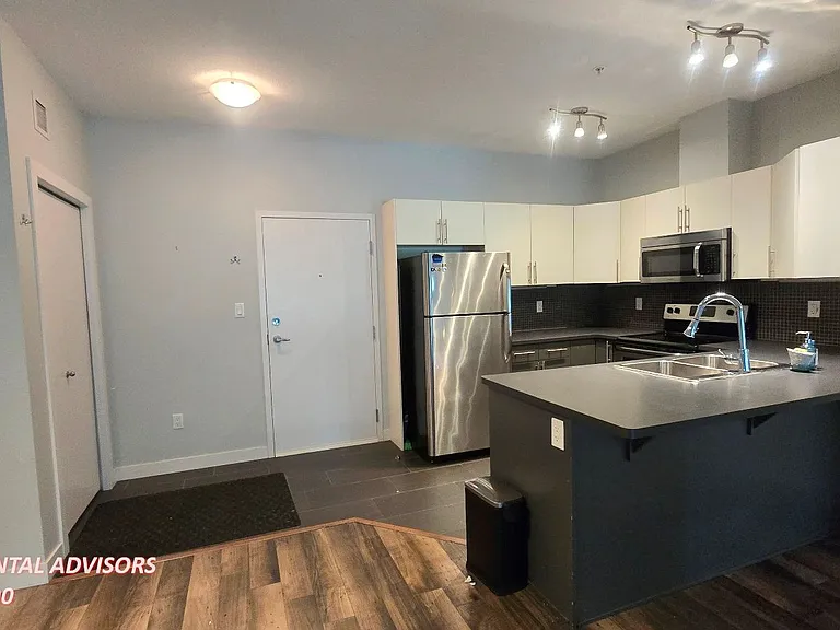 10611 117th St NW #101 — Photo 6