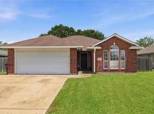 413 Brentwood Dr E, College Station, TX 77840