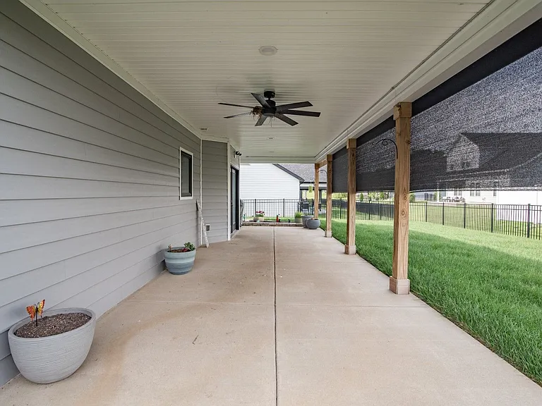 109 Gaston Cir — Photo 9