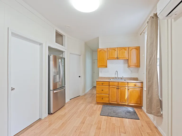 9 W 15th St #1 — Photo 16