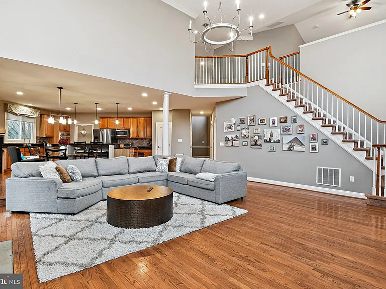 21922 Hyde Park Dr — Photo 14