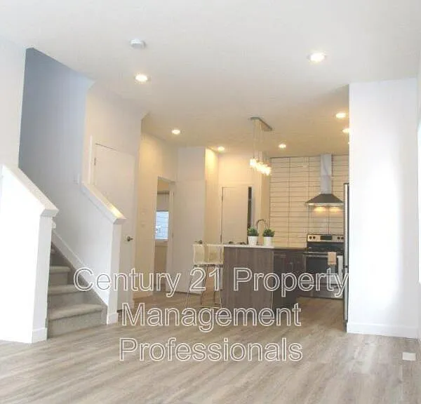 7427 106th St NW — Photo 4