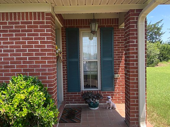 3rd image of 3526 Lansdowne Dr