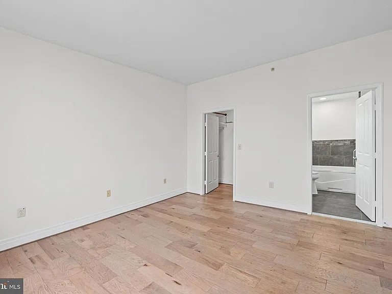 414 Water St #2903 — Photo 27