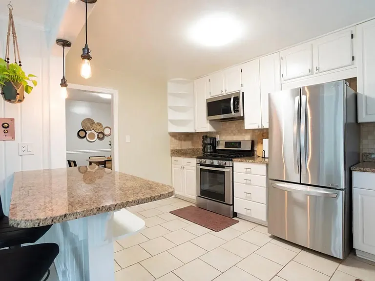 1735 Woodland Dr — Photo 7