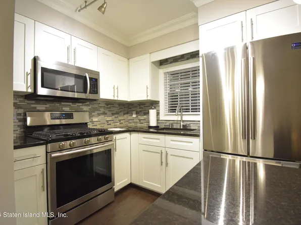 88 Hamlin Pl, Staten Island, NY 10302