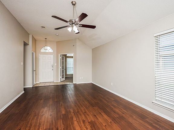 5th image of 512 Shaye Ct
