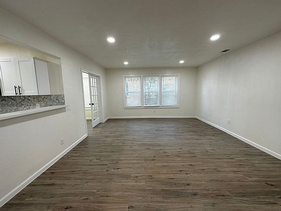 5th image of 5934 Victor St #3