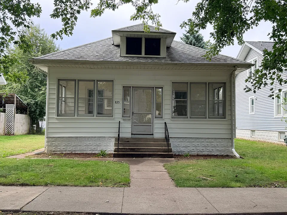 835 S Myrtle Ave