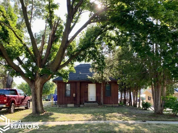 710 2nd Ave SE, Oelwein, IA 50662