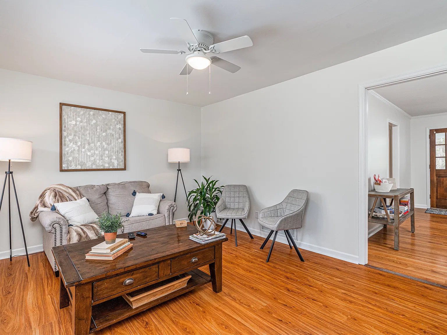 3 bed, 1400 sqft, $3,900 — Photo 2
