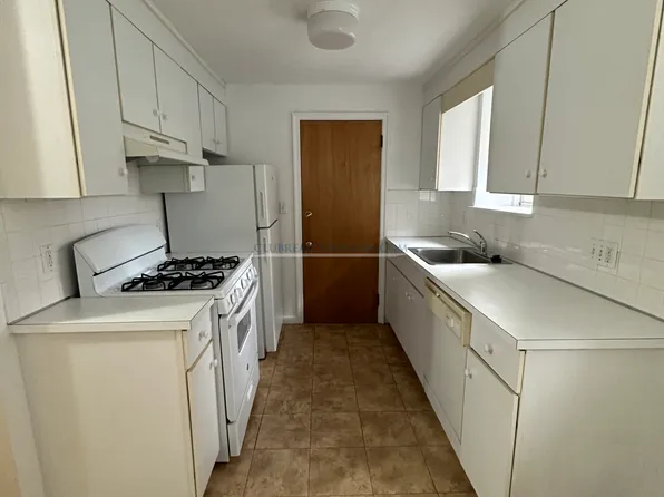 480 Centre St, Newton, MA