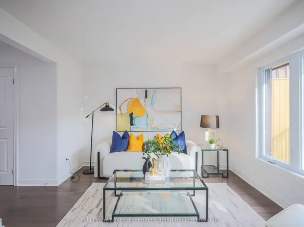 11 Plaisance Rd #4, Richmond Hill, ON L4C 5H1