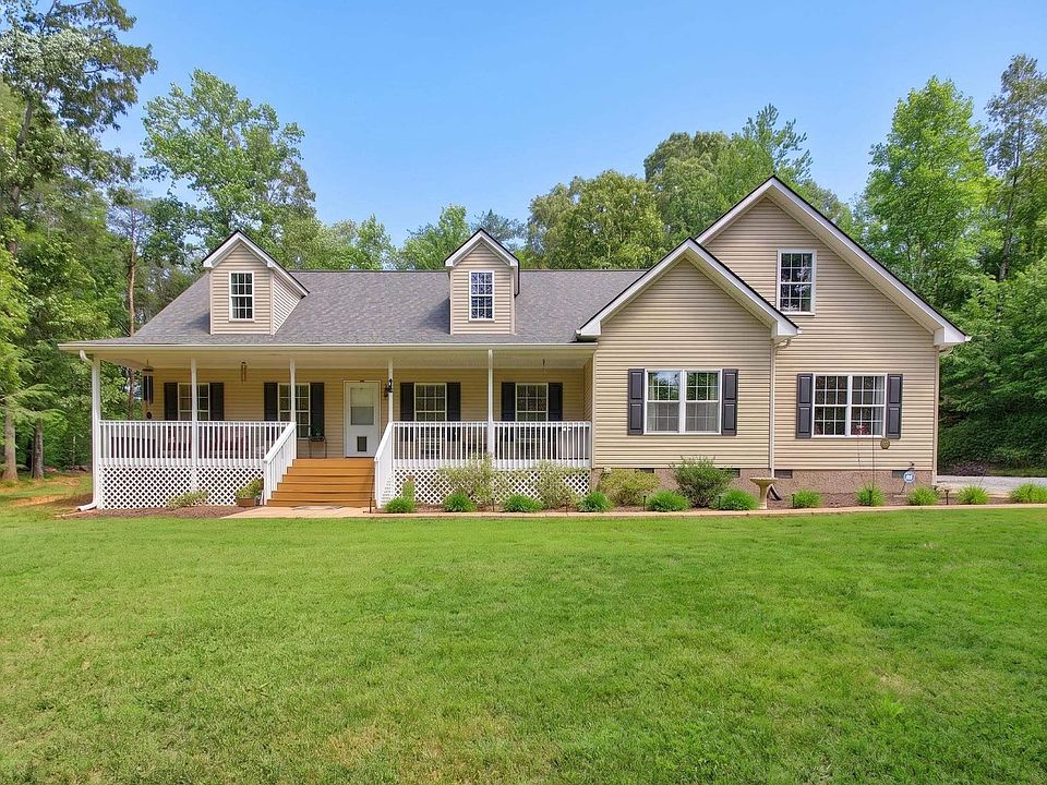 1st image of 208 Valley Rd