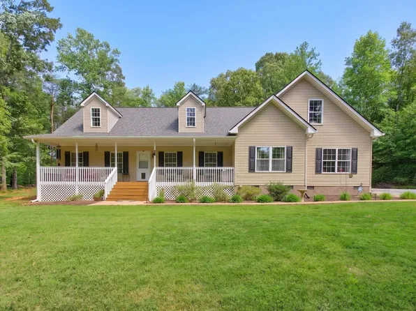 208 Valley Rd, Travelers Rest, SC 29690