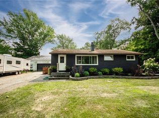 5474 Stone Rd, Lockport, NY 14094