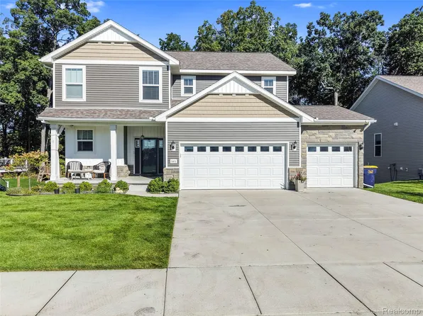545 Trestle Dr, Howell, MI 48843