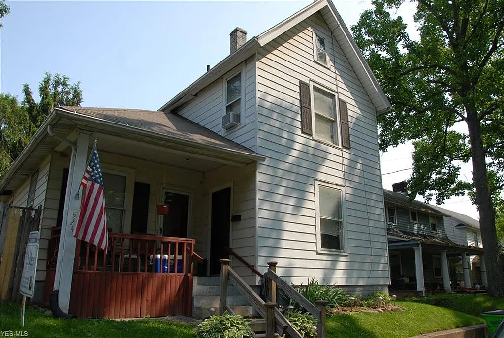 524 Perry Ave SW photo 1