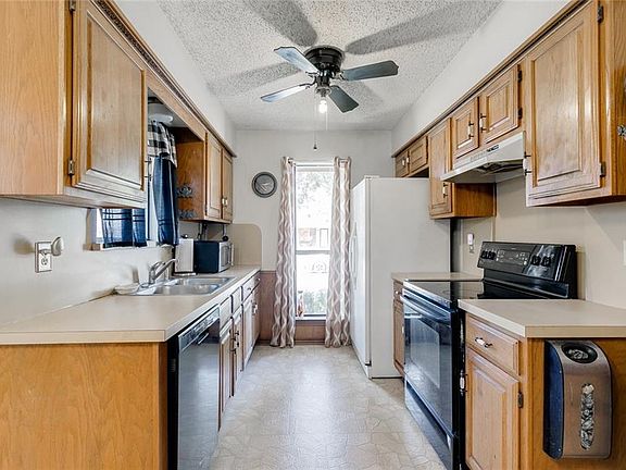 3rd image of 2032 Lorient Dr