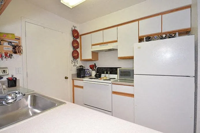River Park Place Apartments — Photo 18