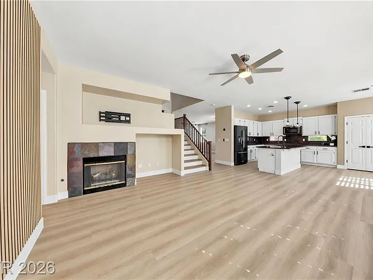 2551 Williamsburg St — Photo 16