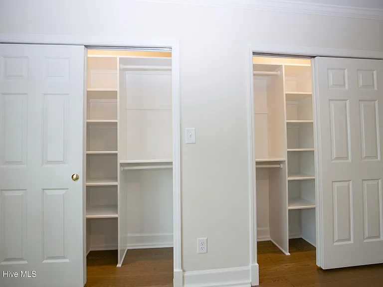 131 Racquet Ln — Photo 32