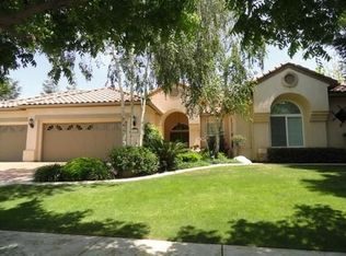10211 Dutch Iris Dr, Bakersfield, CA