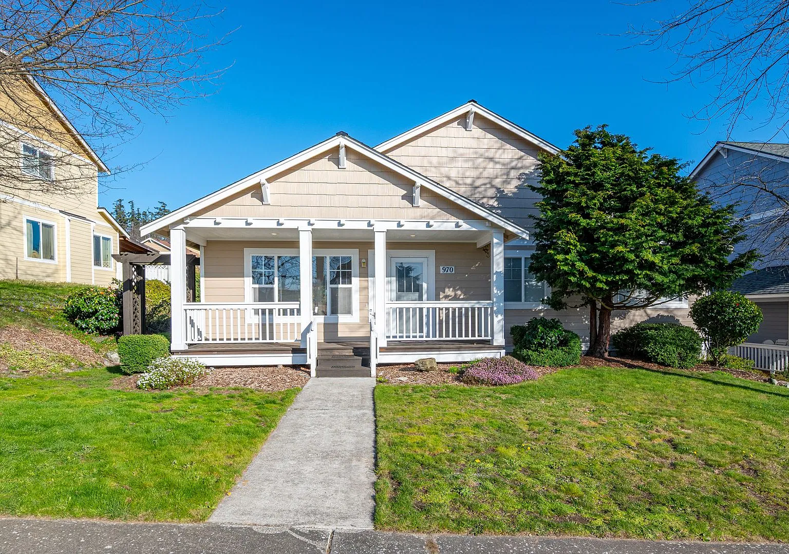 Single Level 3 Bed 2 Bath Home — Photo 1