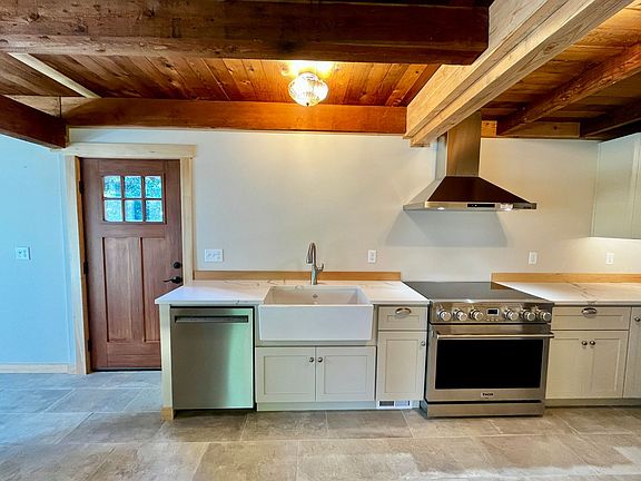 5th image of 10855 NE Puget Bluff Ln