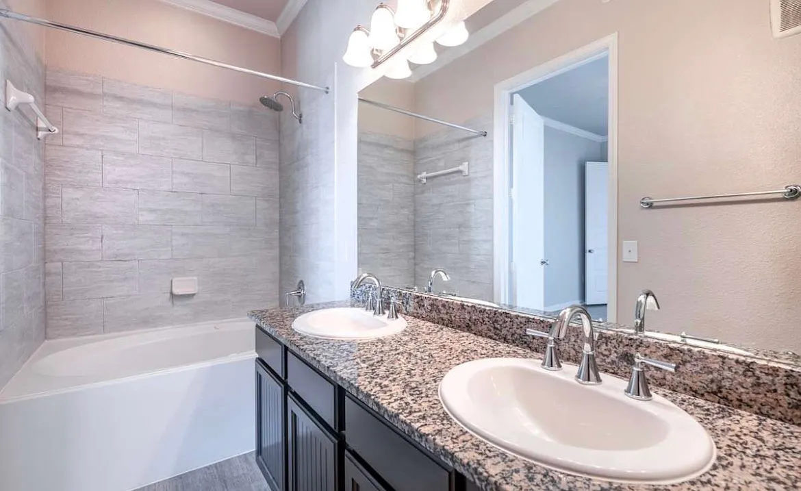 1 bed, 1.0 bath, 726 sqft, $975 — Photo 4