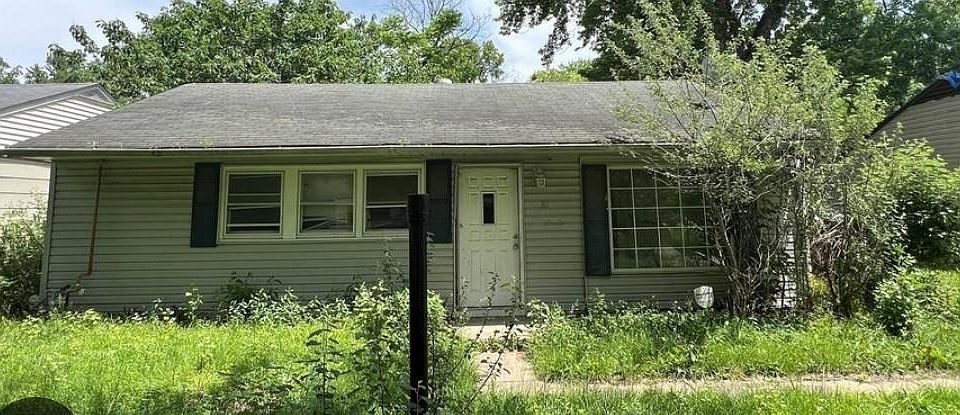 1st image of 30 Delores Dr